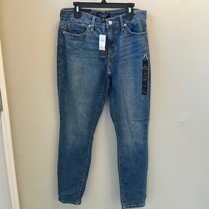 Banana Republic NWT Curvy Skinny women’s jeans 25 waist or size 0